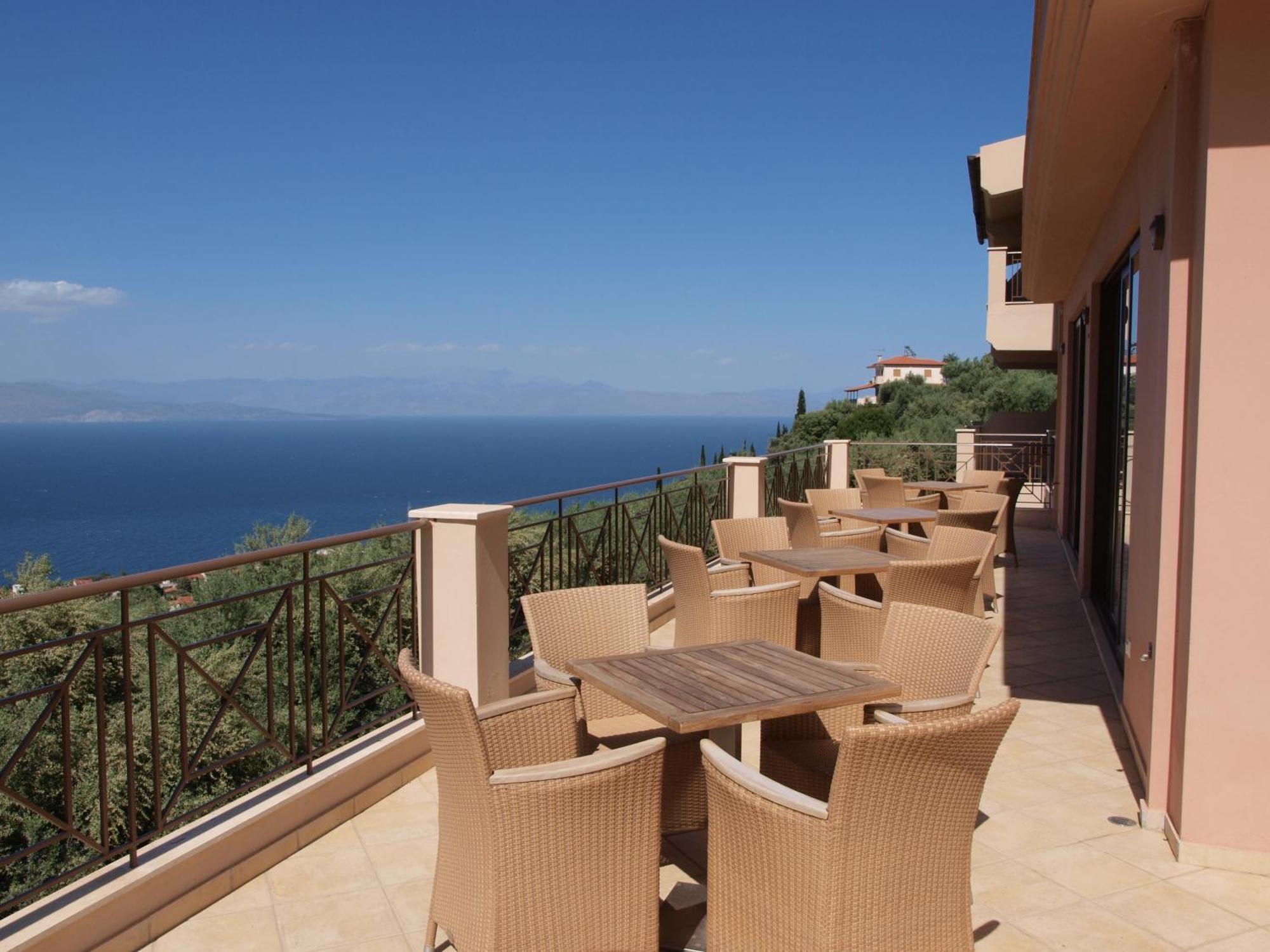 Hotel Theasi Диакопто Екстериор снимка
