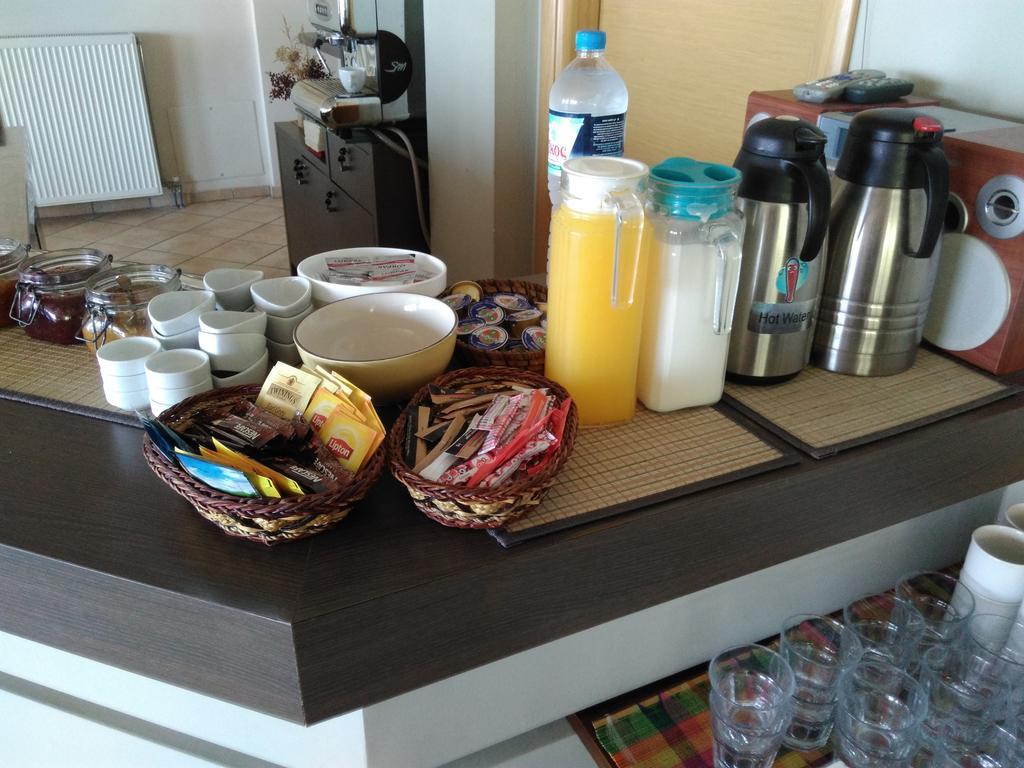 Hotel Theasi Диакопто Екстериор снимка