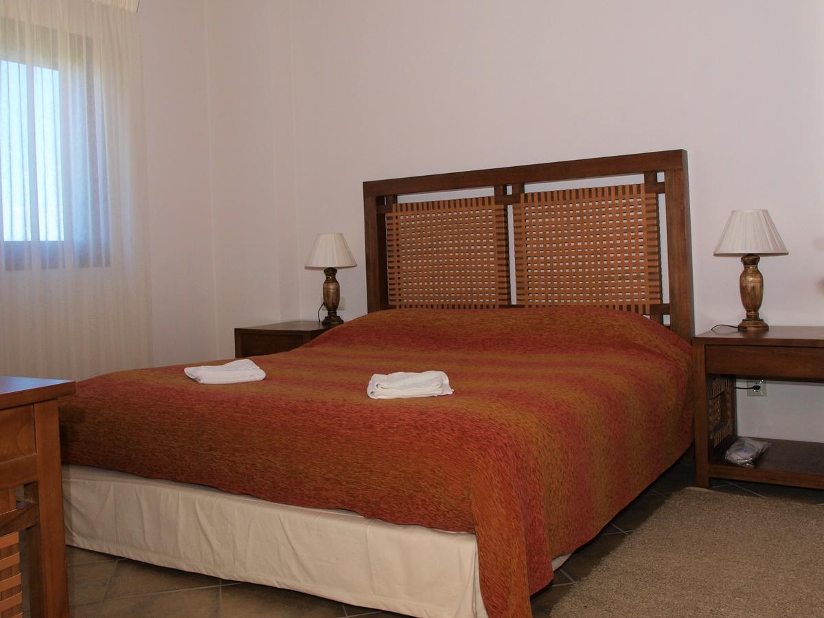 Hotel Theasi Диакопто Екстериор снимка